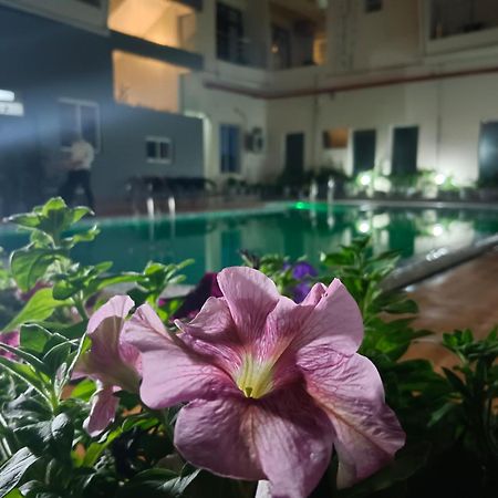 Hotel Ridley International ดีกา ภายนอก รูปภาพ