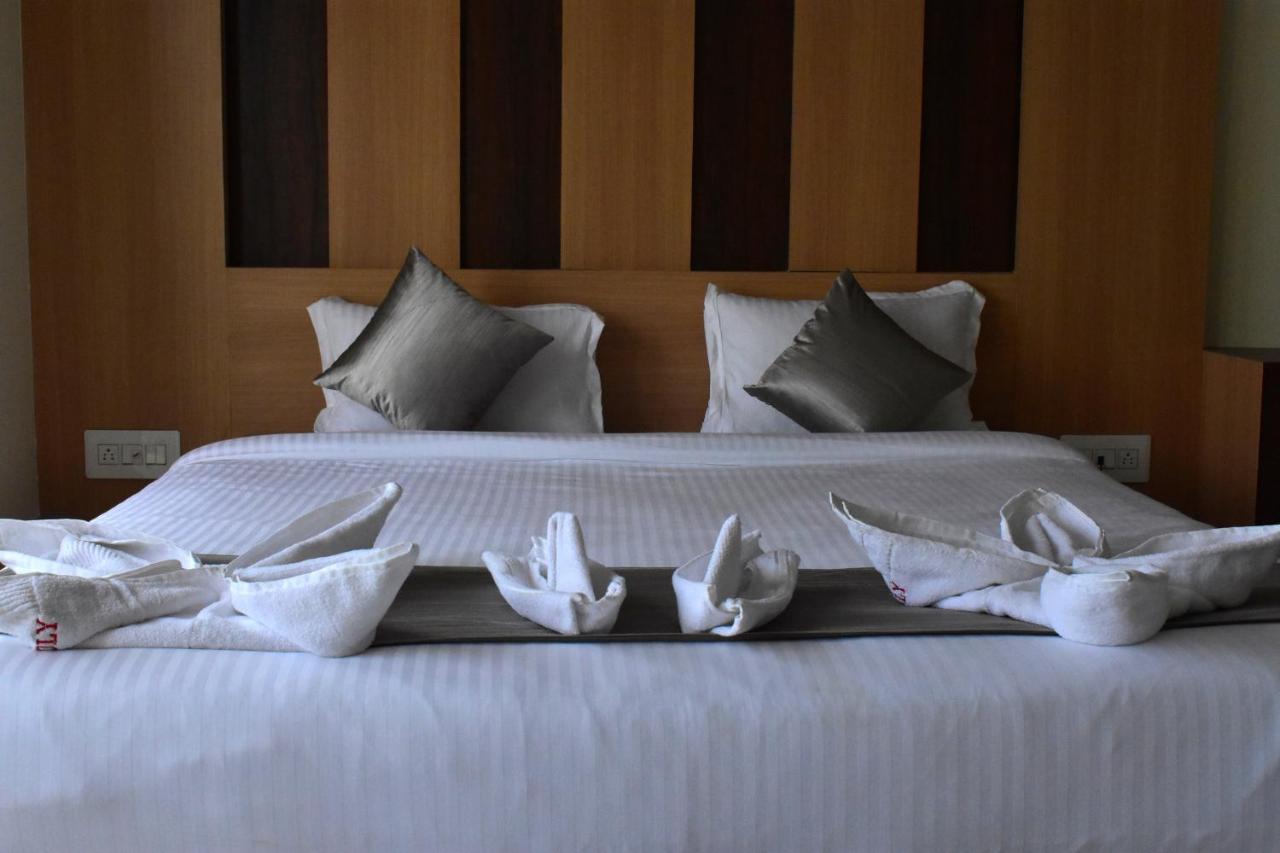 Hotel Ridley International ดีกา ภายนอก รูปภาพ