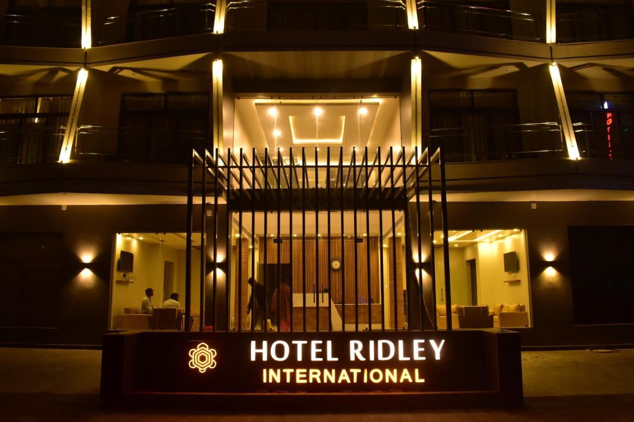 Hotel Ridley International ดีกา ภายนอก รูปภาพ