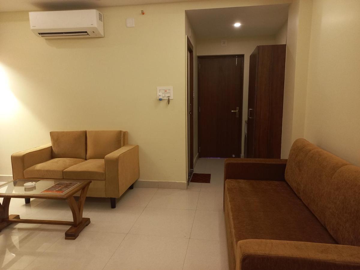 Hotel Ridley International ดีกา ภายนอก รูปภาพ