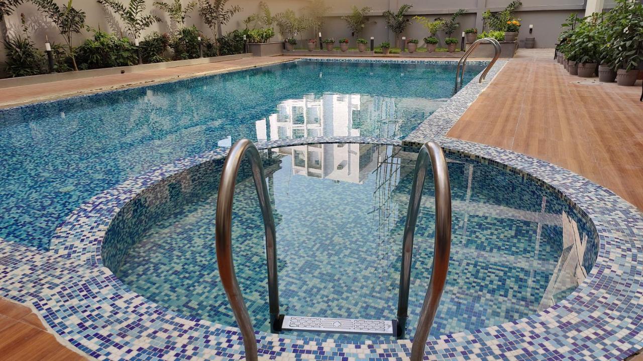 Hotel Ridley International ดีกา ภายนอก รูปภาพ