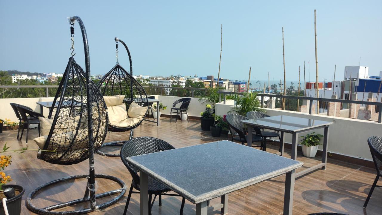 Hotel Ridley International ดีกา ภายนอก รูปภาพ